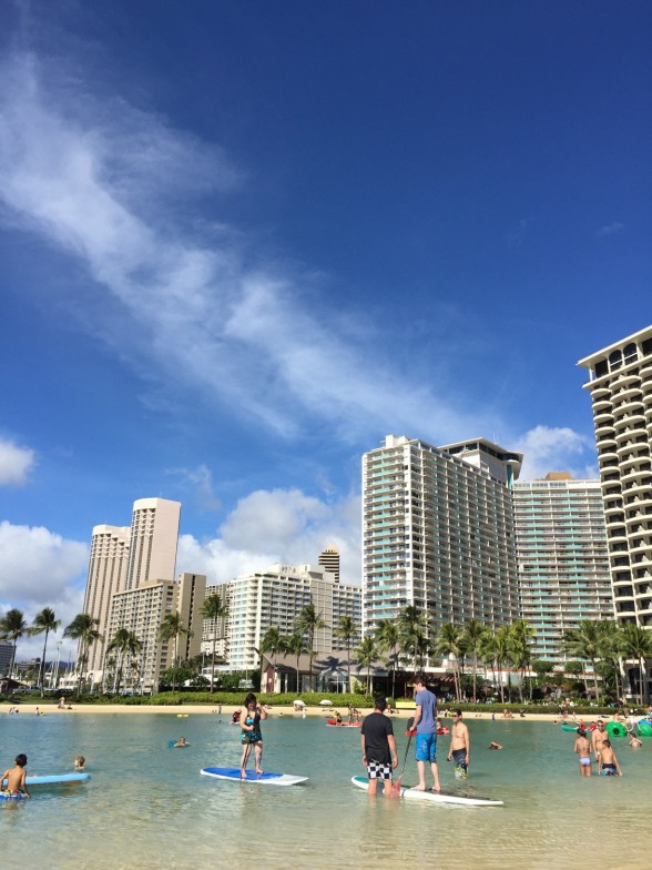ハワイのビルと空